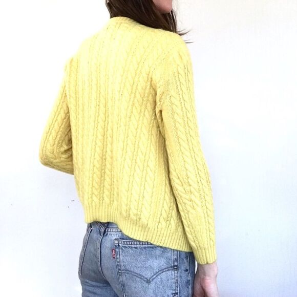 Vintage | canary yellow | 100% wool | Cable Knit cardigan Sweater - Picture 3 of 12